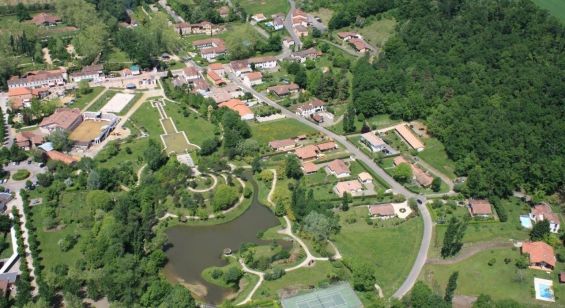 Vue aérienne d'Eugénie les Bains